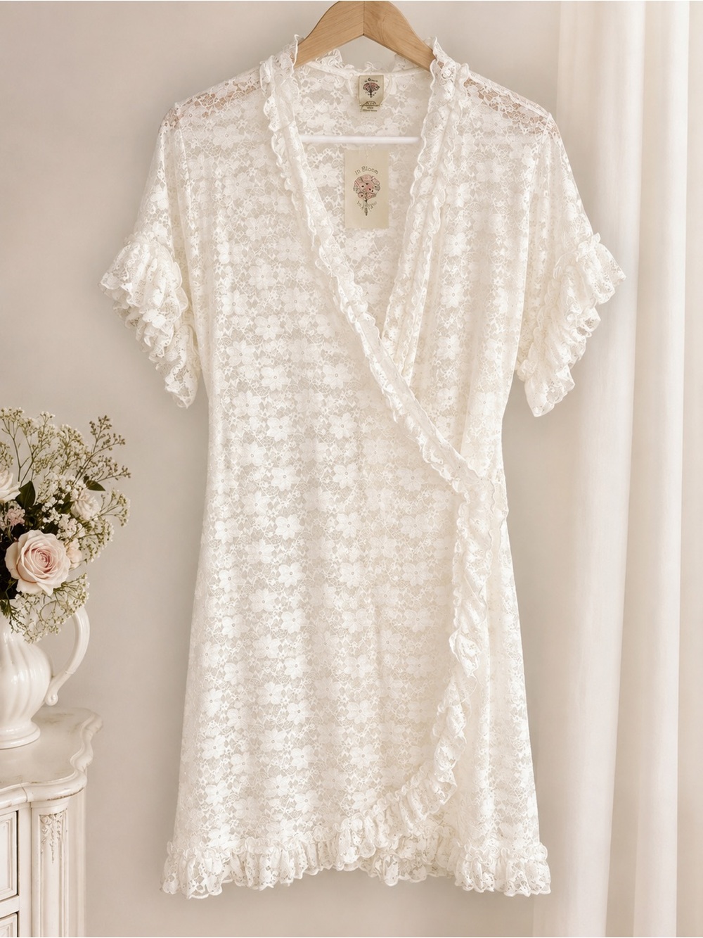 In Bloom by Jonquil M Ivory Lace Wrap Robe Bridal Ruffle NWT No Belt